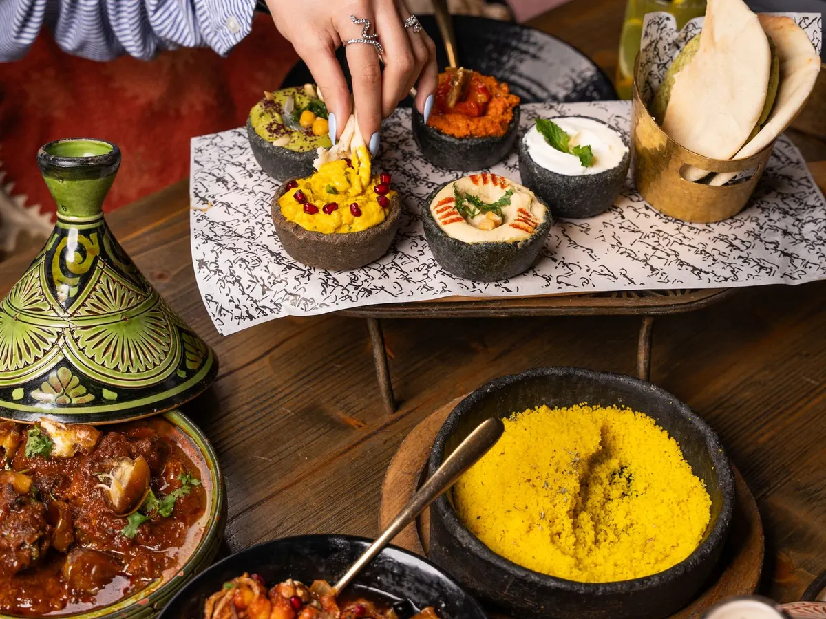 Chatbot restaurant au Maroc : menu, réservations et commandes sans attente